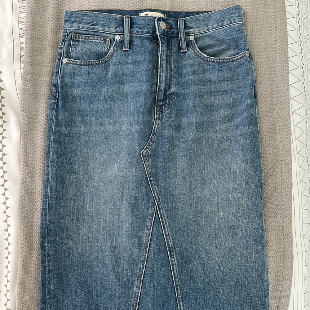 Madewell, size 28 NWOT jean skirt